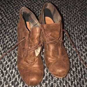 Vintage looking brown booties